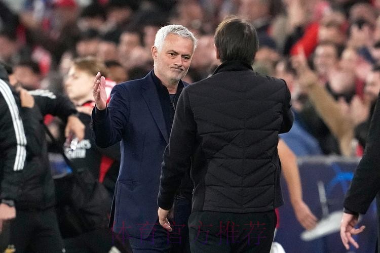 62岁穆帅里程碑战KO孔蒂！率队从4连败到2连胜，欧冠晋级希望重燃